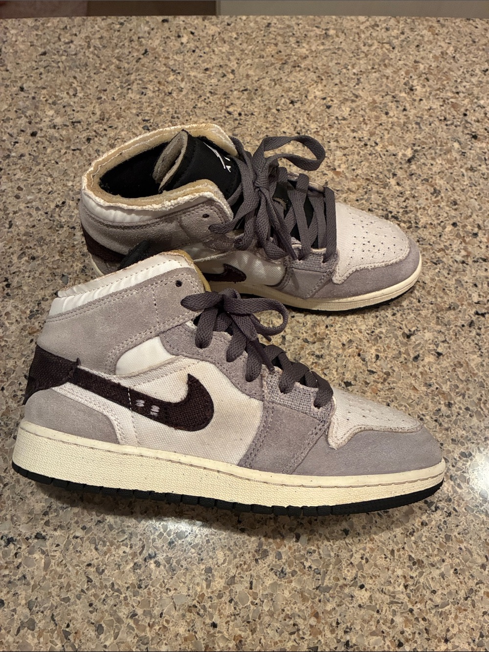 Nike Air Jordan 1 Mid Craft GS FD9091-002 Size 4.5Y